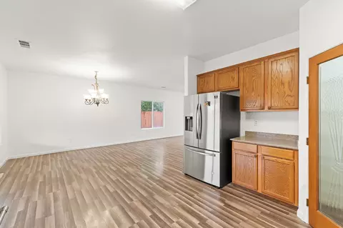 202 E Robin Ave, Visalia, CA 93291 photo 20