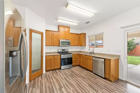 202 E Robin Ave, Visalia, CA 93291 photo 14