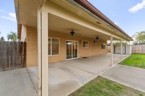 202 E Robin Ave, Visalia, CA 93291 photo 37