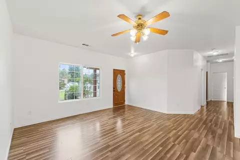 202 E Robin Ave, Visalia, CA 93291 photo 9