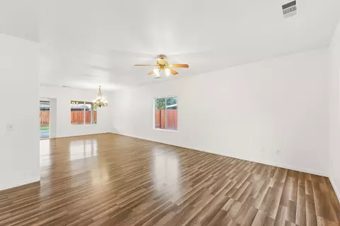 202 E Robin Ave, Visalia, CA 93291 photo 7