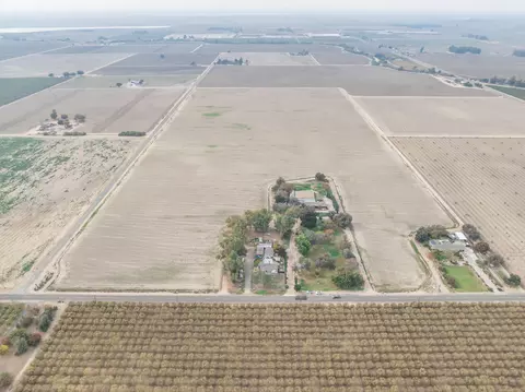 9368 22nd Ave, Lemoore, CA 93245 photo 2