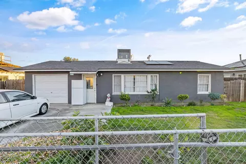 821 Lincoln St, Hanford, CA 93230