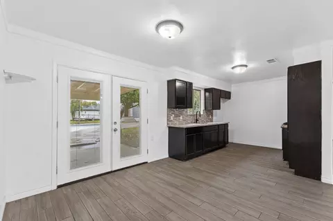 25681 Hypericum St, Visalia, CA 93292 photo 2