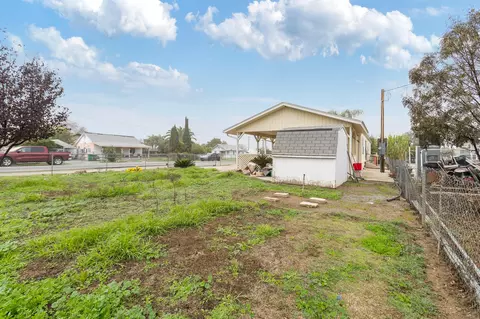 Exterior - 5646 Dennis Rd, Ducor, CA 93218 photo 3 of 5