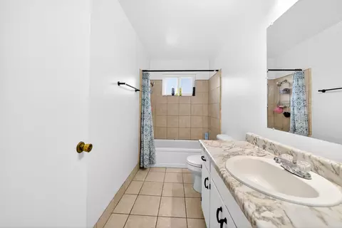 Bath - 539 Nelson St, Exeter, CA 93221 photo 1 of 3