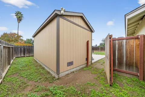 Exterior - 539 Nelson St, Exeter, CA 93221 photo 10 of 11