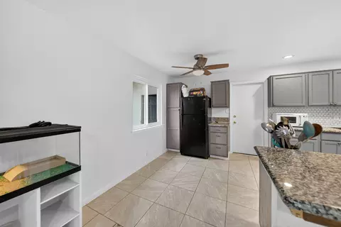 Kitchen - 539 Nelson St, Exeter, CA 93221 photo 7 of 8