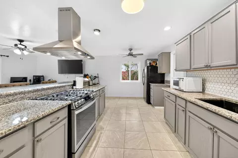 Kitchen - 539 Nelson St, Exeter, CA 93221 photo 1 of 8