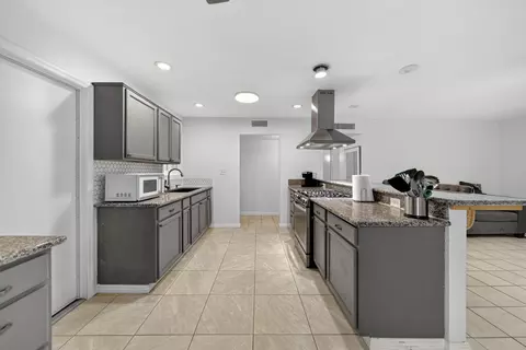 Kitchen - 539 Nelson St, Exeter, CA 93221 photo 6 of 8