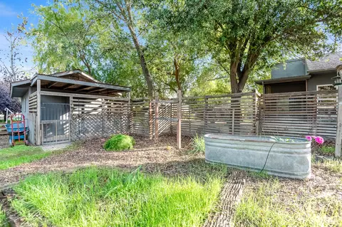 Exterior - 31361 Palm Dr, Exeter, CA 93221 photo 23 of 52