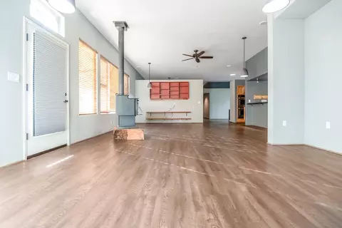 Living - 31361 Palm Dr, Exeter, CA 93221 photo 7 of 11