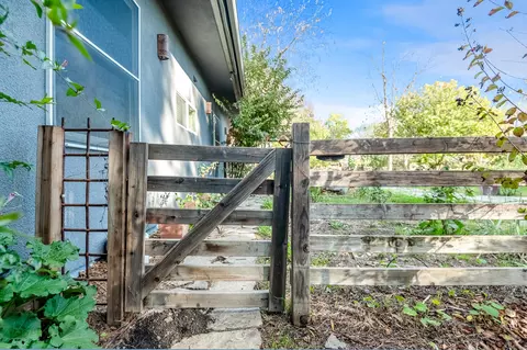 Exterior - 31361 Palm Dr, Exeter, CA 93221 photo 9 of 52