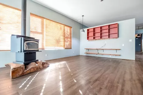 Living - 31361 Palm Dr, Exeter, CA 93221 photo 9 of 11