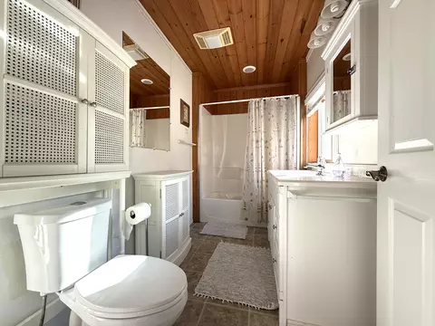 Bath - 42741 N Fork Dr, Three Rivers, CA 93271 photo 1 of 1