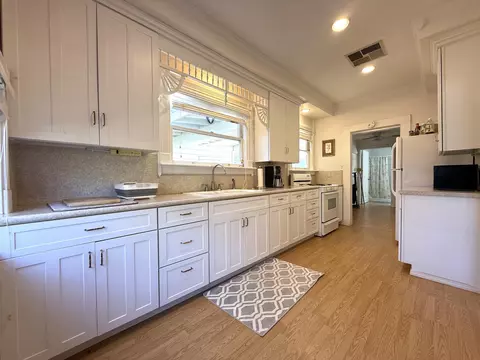 Kitchen - 42741 N Fork Dr, Three Rivers, CA 93271 photo 1 of 2