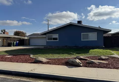 315 W Glendale Ave, Lemoore, CA 93245