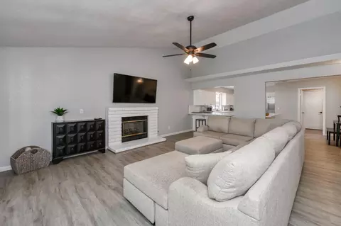 640 N Renn Ave, Clovis, CA 93611 photo 12