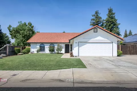 640 N Renn Ave, Clovis, CA 93611 photo 3