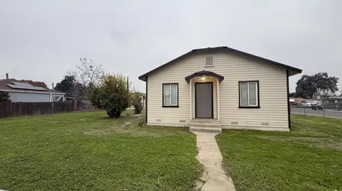 1507 W Houston Ave, Visalia, CA 93291