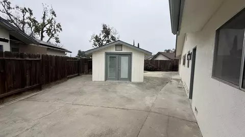 Exterior - 2329 Michael Cir, Hanford, CA 93230 photo 12 of 12