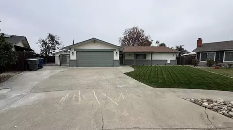 Exterior - 2329 Michael Cir, Hanford, CA 93230 photo 9 of 12