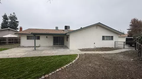 Exterior - 2329 Michael Cir, Hanford, CA 93230 photo 8 of 12