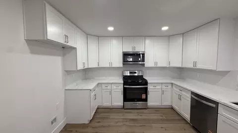 Kitchen - 2329 Michael Cir, Hanford, CA 93230 photo 2 of 4