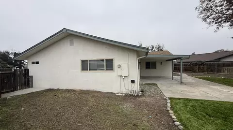 Exterior - 2329 Michael Cir, Hanford, CA 93230 photo 5 of 12