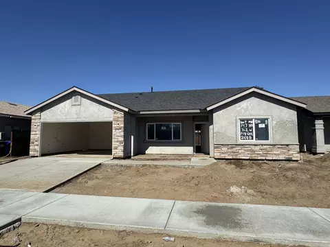 762 W Pin Oak Ave S, Porterville, CA 93257