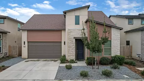 4521 S Ernest St, Visalia, CA 93277