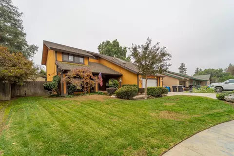 4121 W Grove Ct, Visalia, CA 93291