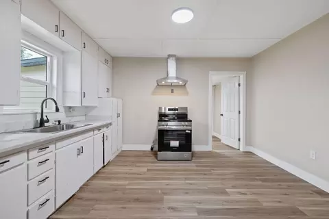 Entry Way - 33239 Road 160, Ivanhoe, CA 93235 photo 3 of 8