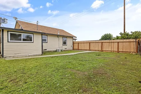 Exterior - 33239 Road 160, Ivanhoe, CA 93235 photo 5 of 6