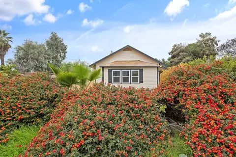 Exterior - 33239 Road 160, Ivanhoe, CA 93235 photo 2 of 6