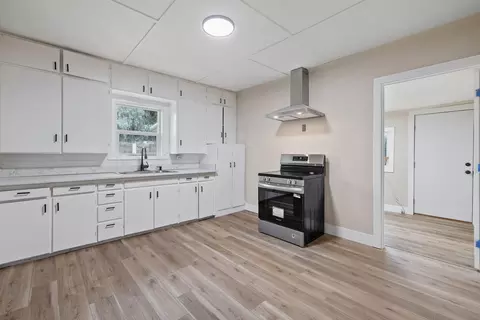 Entry Way - 33239 Road 160, Ivanhoe, CA 93235 photo 4 of 8