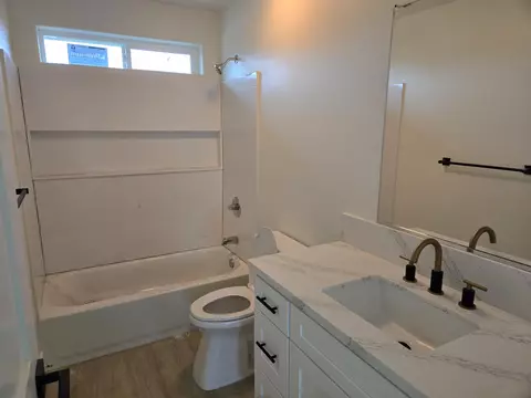 Bath - 2032 E Pershing Ave, Visalia, CA 93292 photo 2 of 2