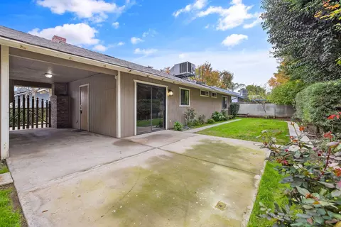 Exterior - 2215 E Myrtle Ct, Visalia, CA 93292 photo 7 of 10
