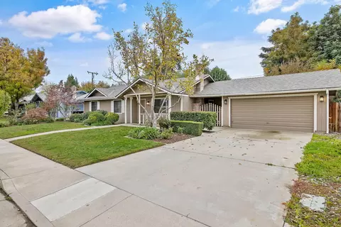 Exterior - 2215 E Myrtle Ct, Visalia, CA 93292 photo 3 of 10