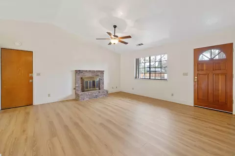 Living - 2215 E Myrtle Ct, Visalia, CA 93292 photo 2 of 4