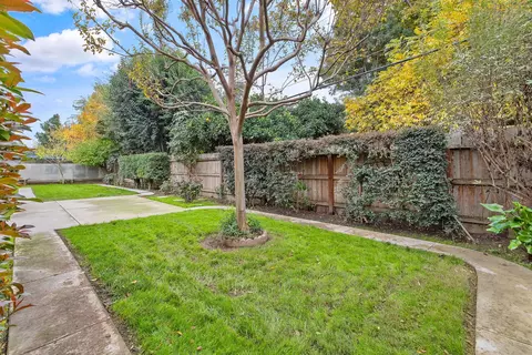 Exterior - 2215 E Myrtle Ct, Visalia, CA 93292 photo 9 of 10