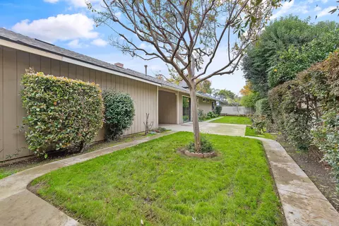 Exterior - 2215 E Myrtle Ct, Visalia, CA 93292 photo 8 of 10
