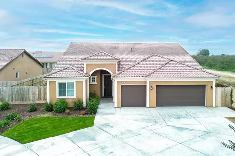 3445 N Atwood Ct, Visalia, CA 93291
