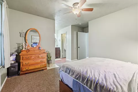 Bedroom - 1836 E Vassar Dr, Visalia, CA 93292 photo 4 of 5