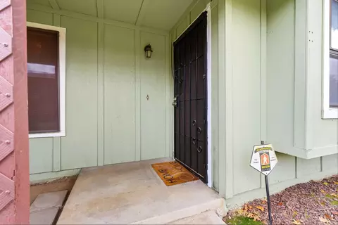 Exterior - 1836 E Vassar Dr, Visalia, CA 93292 photo 4 of 7