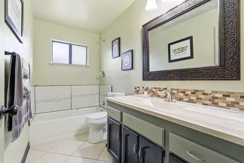 Bath - 1836 E Vassar Dr, Visalia, CA 93292 photo 1 of 3