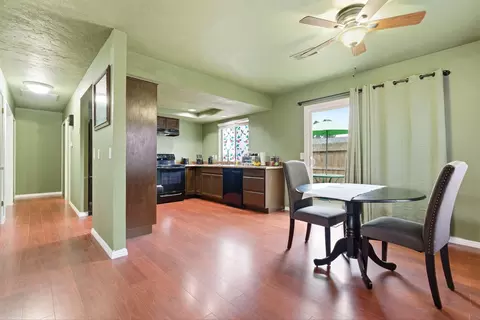Entry Way - 1836 E Vassar Dr, Visalia, CA 93292 photo 1 of 1