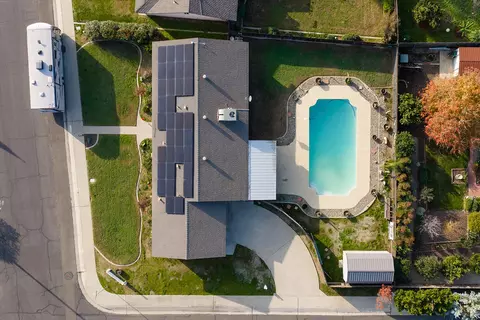 View/Area - 2414 E Paradise Ave, Visalia, CA 93292 photo 2 of 2