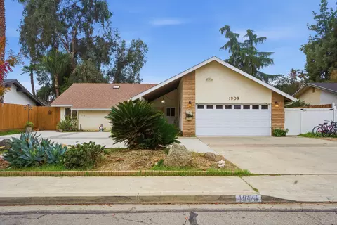 1909 S Hillcrest Dr, Visalia, CA 93292