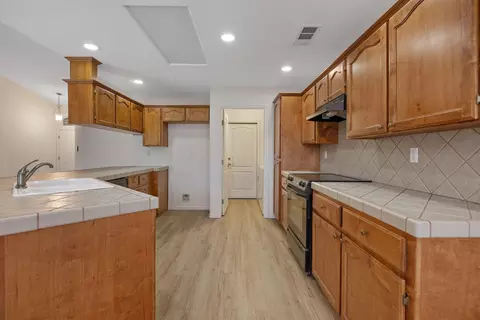 Kitchen - 2318 E Cherry Ave, Visalia, CA 93292 photo 3 of 4